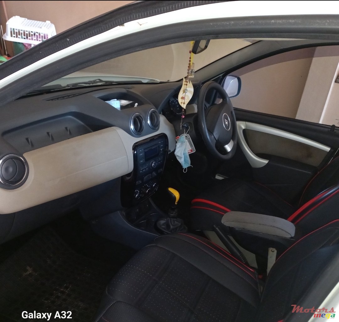 2014' Renault Duster photo #5