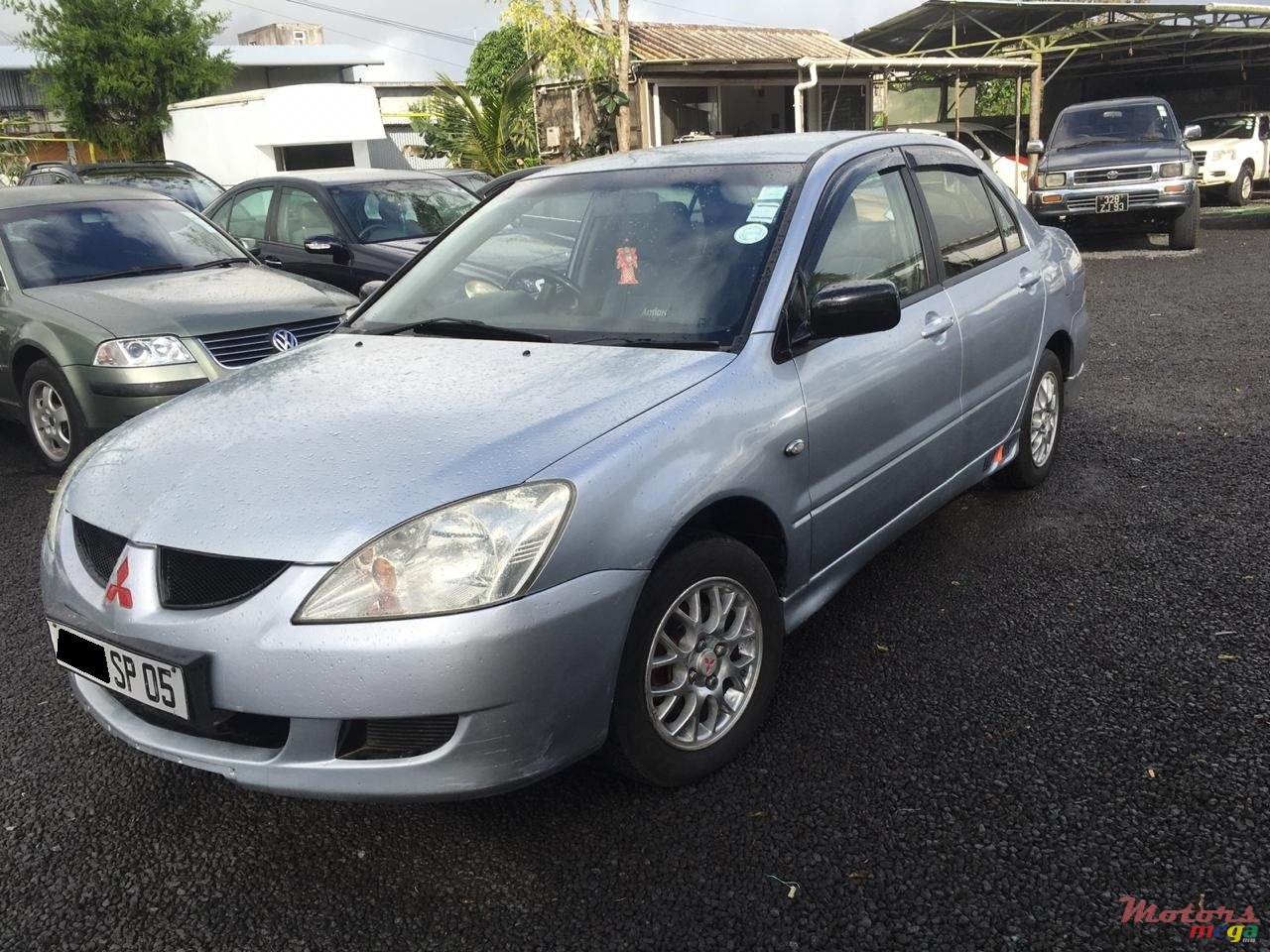 2005' Mitsubishi Lancer photo #2