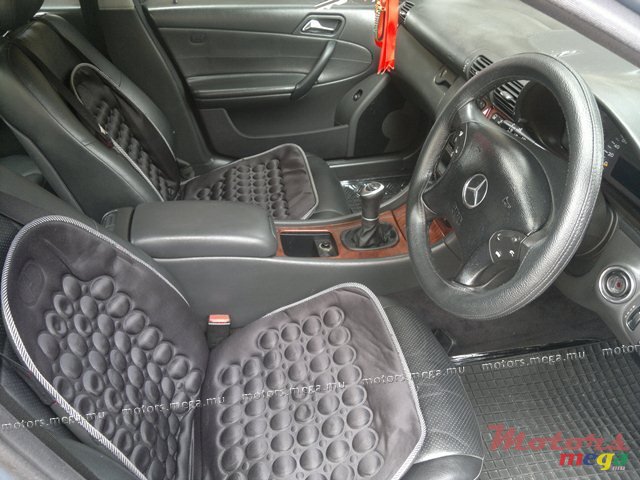 2004' Mercedes-Benz photo #3