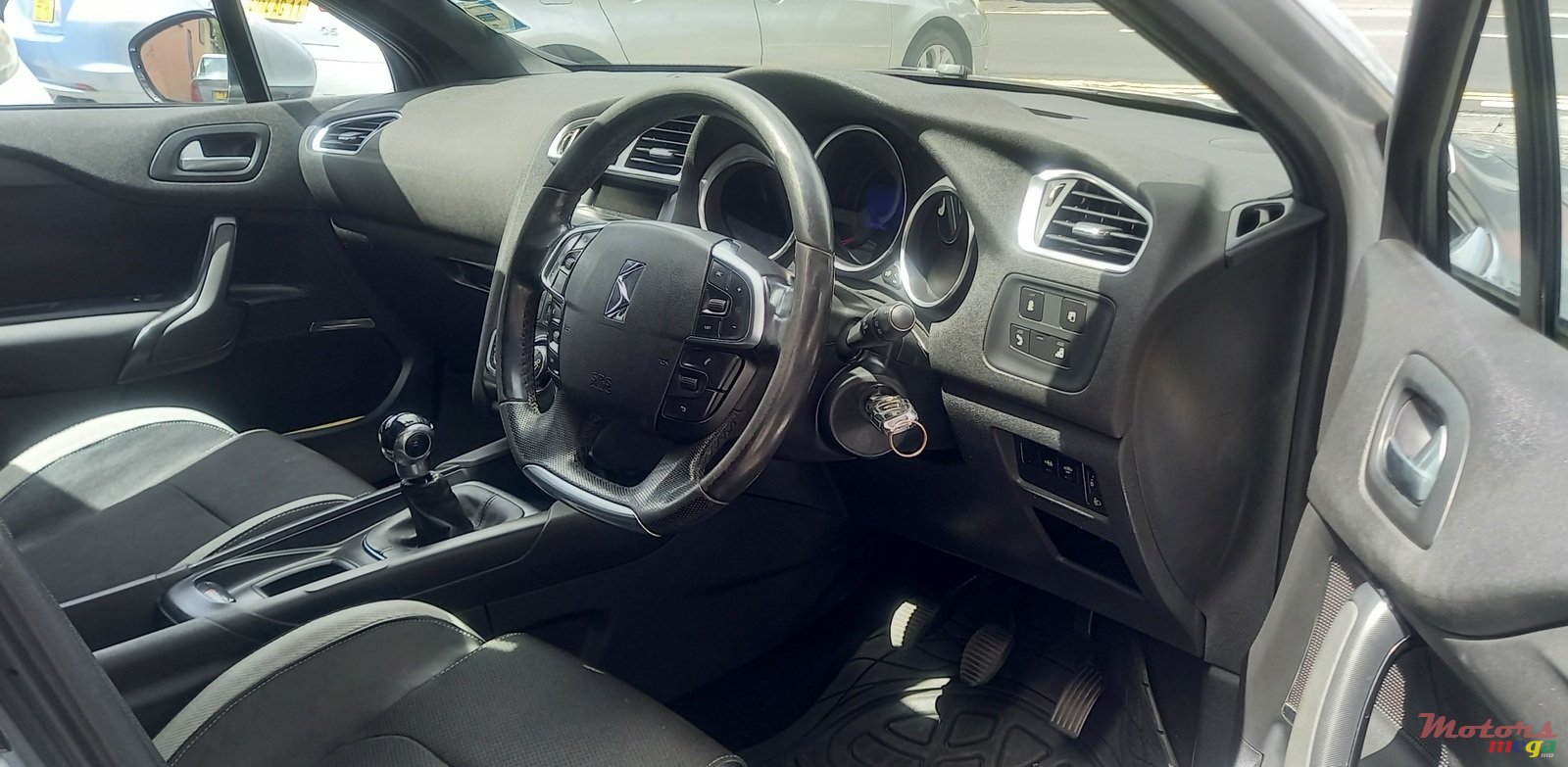 2016' Citroen DS4 photo #5