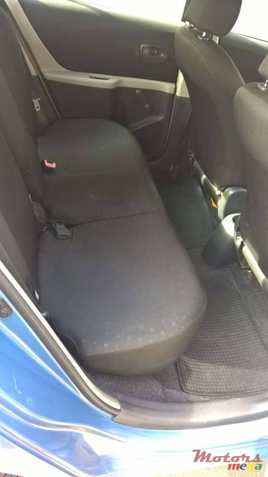 2008' Toyota Yaris photo #4