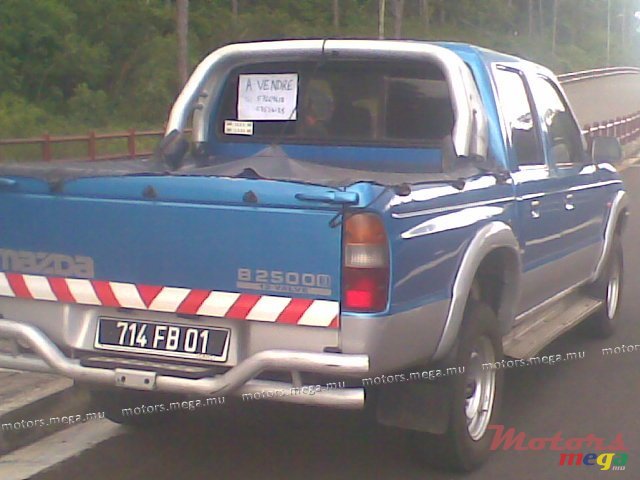 2001' Mazda photo #2