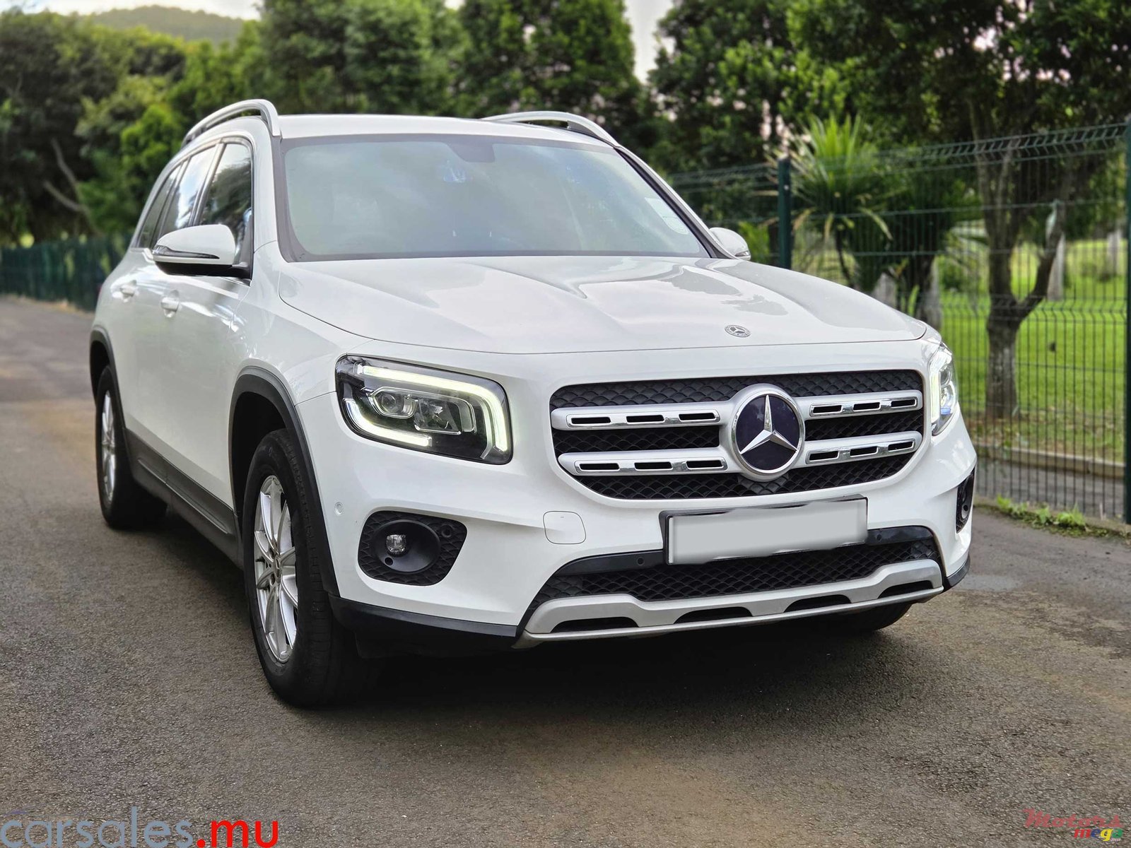 2020' Mercedes-Benz GLB 200 Progressive 1.3 photo #2