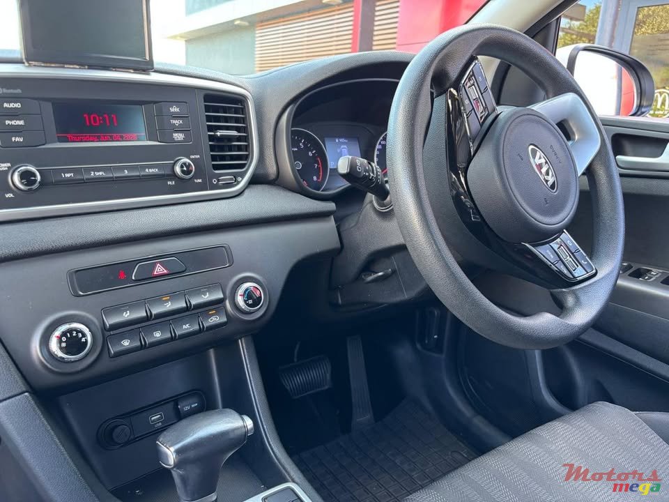 2021' Kia Sportage photo #6