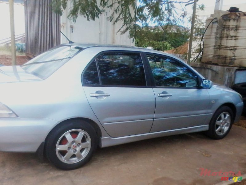 2007' Mitsubishi Lancer photo #3