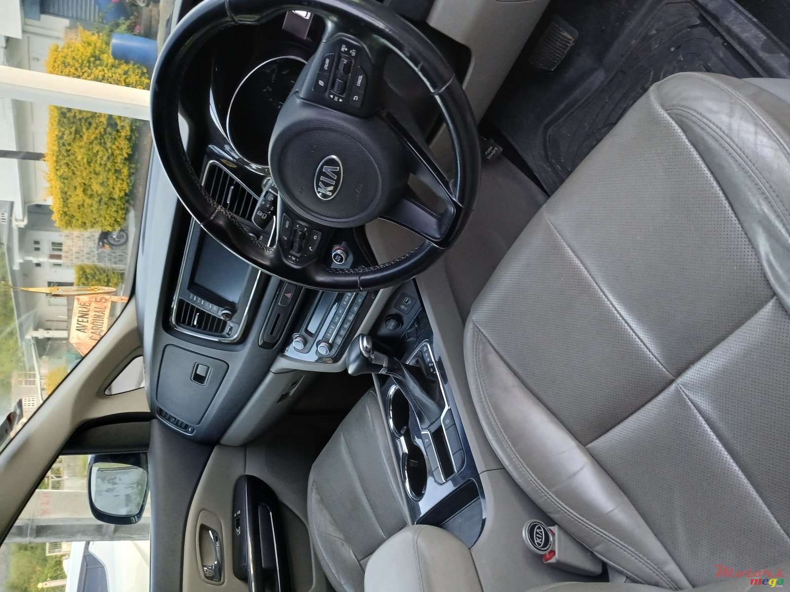 2018' Kia Carnival photo #5