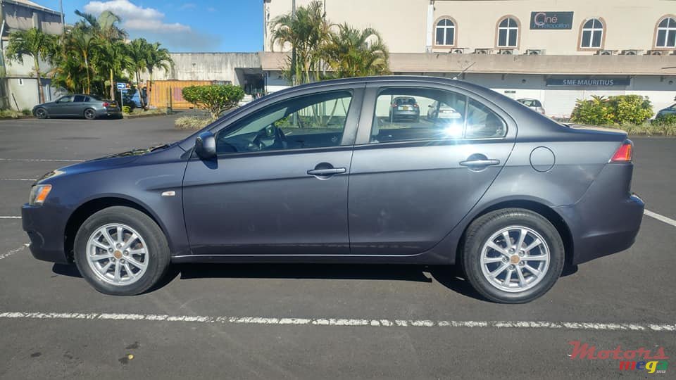 2010' Mitsubishi Lancer EX photo #4