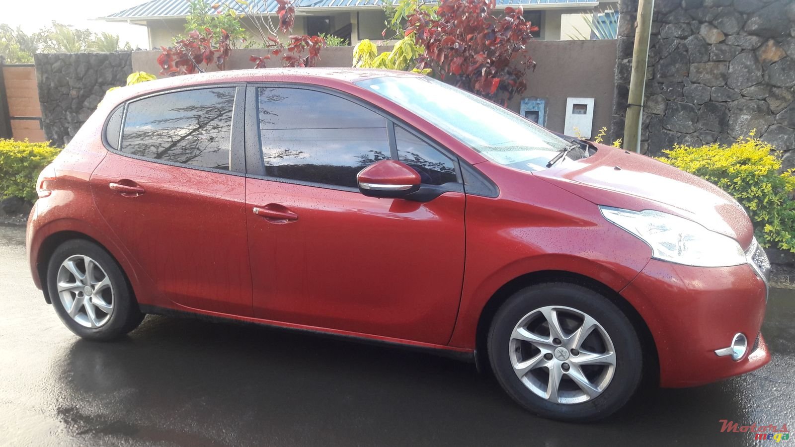 2012' Peugeot 208 Active photo #3