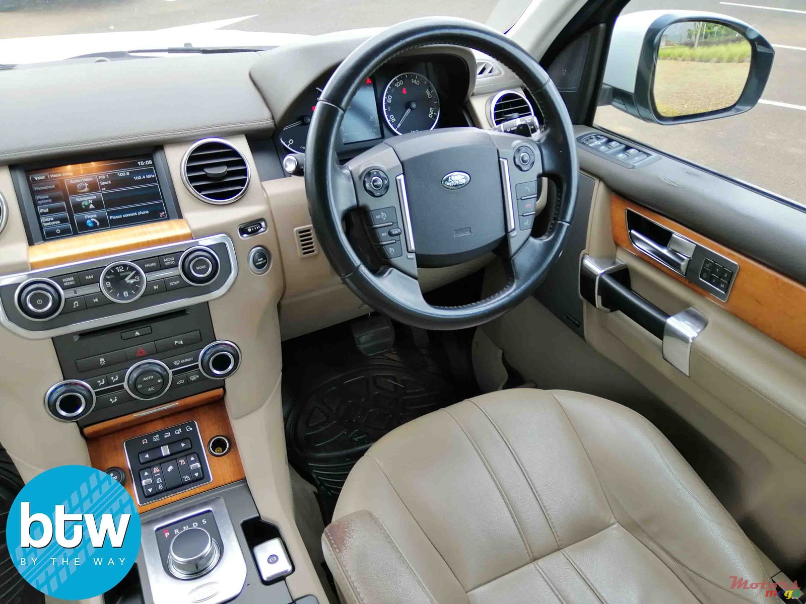 2014' Land Rover Discovery 4 SE photo #6