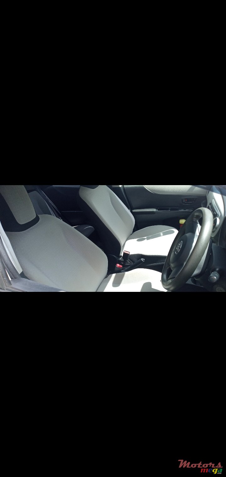 2013' Toyota Vitz photo #6