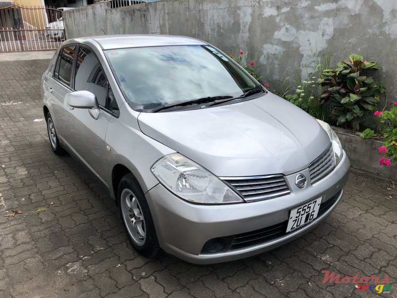 2006' Nissan Tiida photo #1