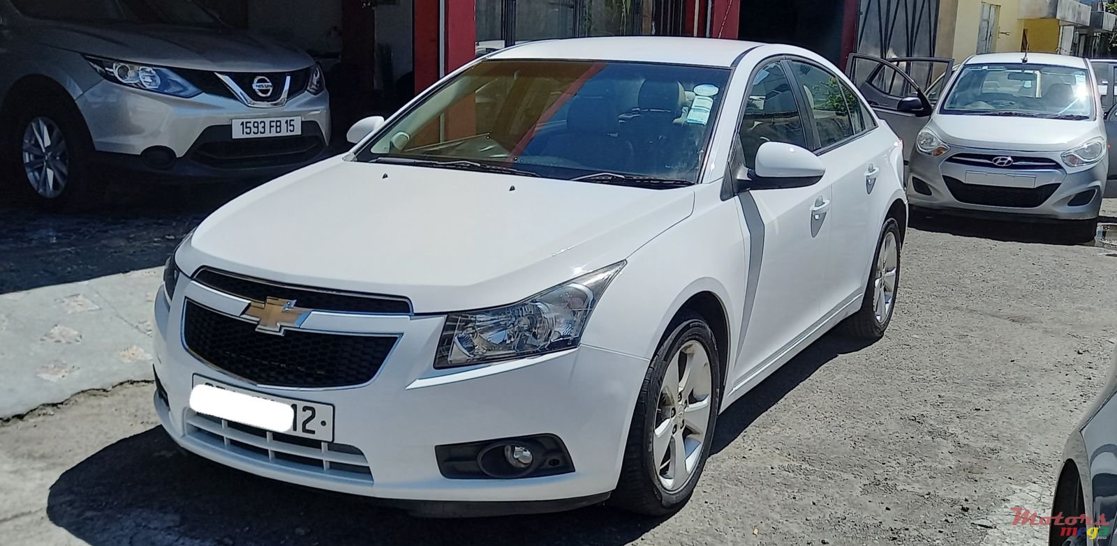 2012' Chevrolet Cruze LT photo #2