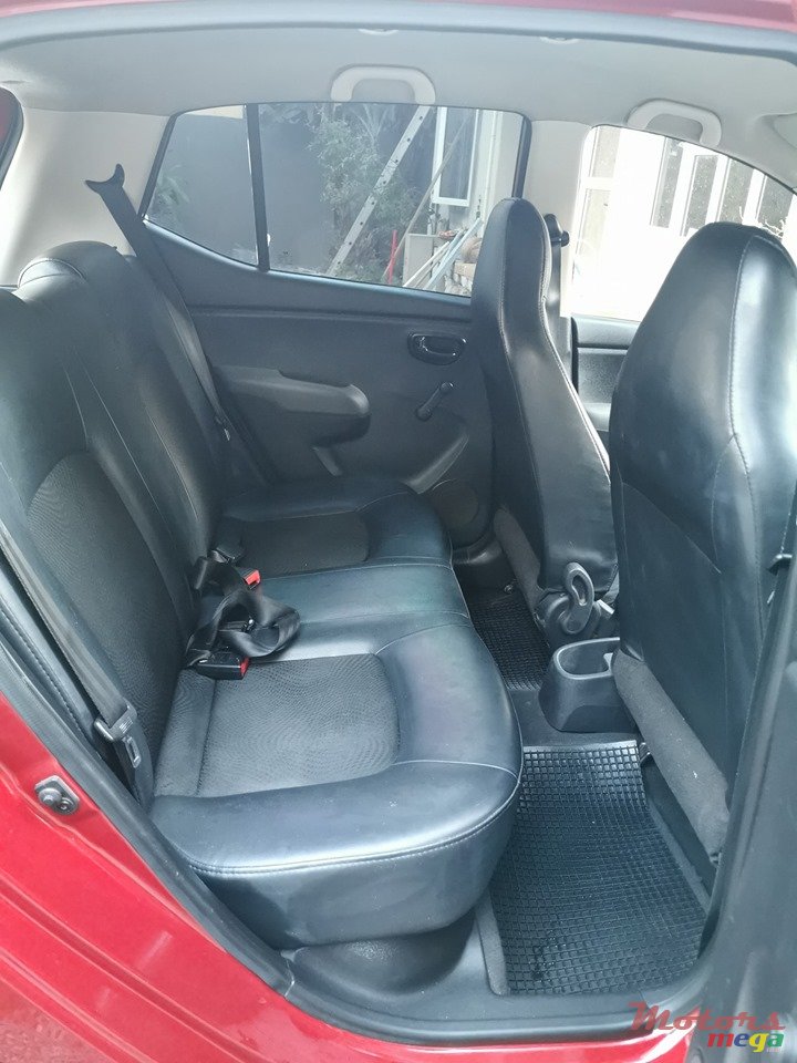 2012' Hyundai i10 photo #6