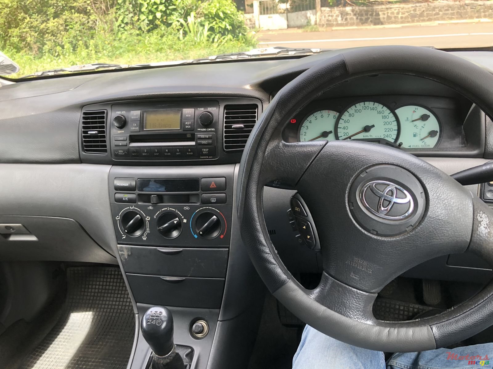 2005' Toyota Corolla photo #7