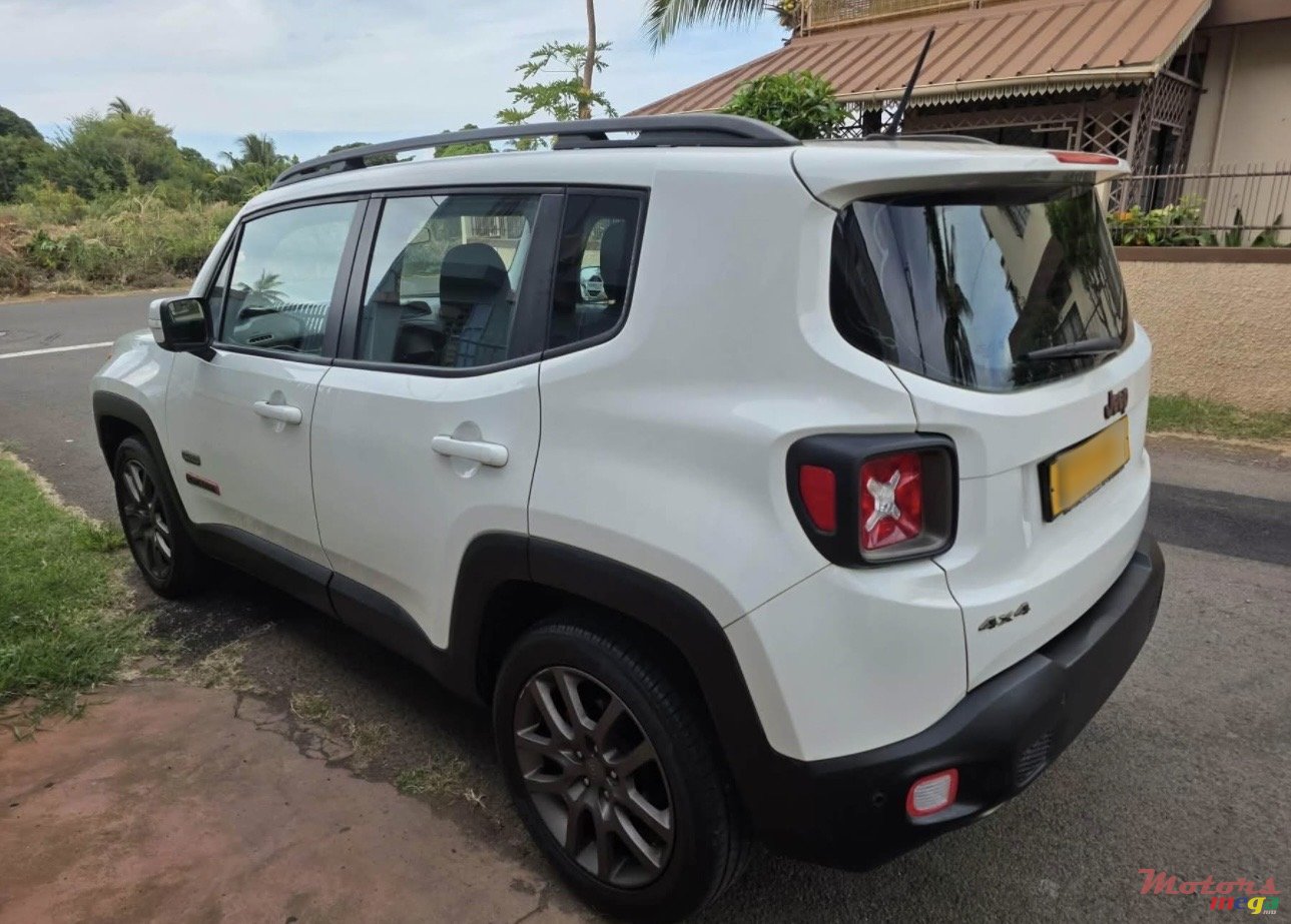 2018' Jeep Renegade photo #3