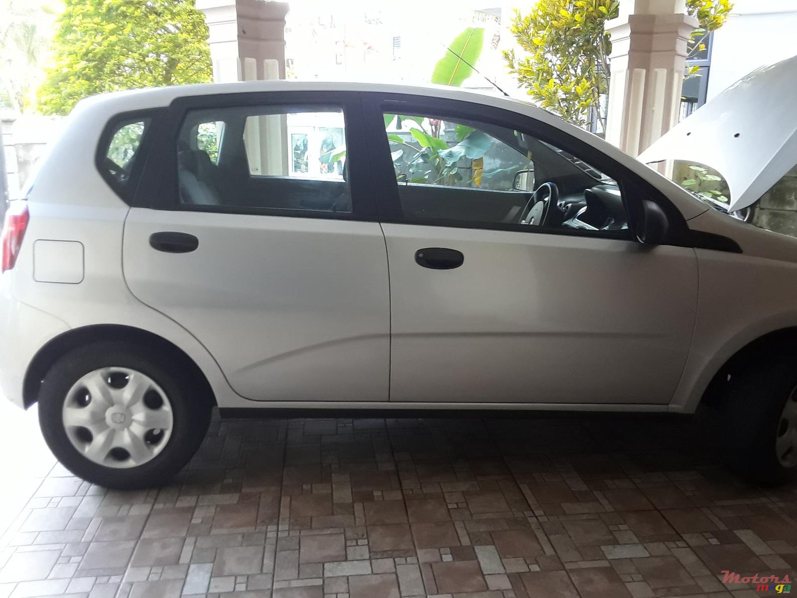 2013' Chevrolet Aveo photo #1