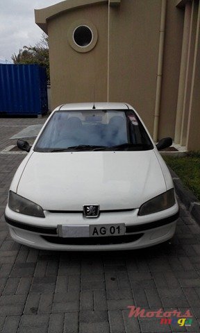 2001' Peugeot 106 photo #1