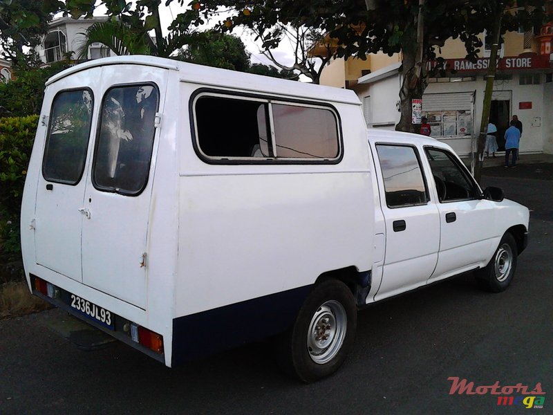 1993' Toyota Hilux photo #4