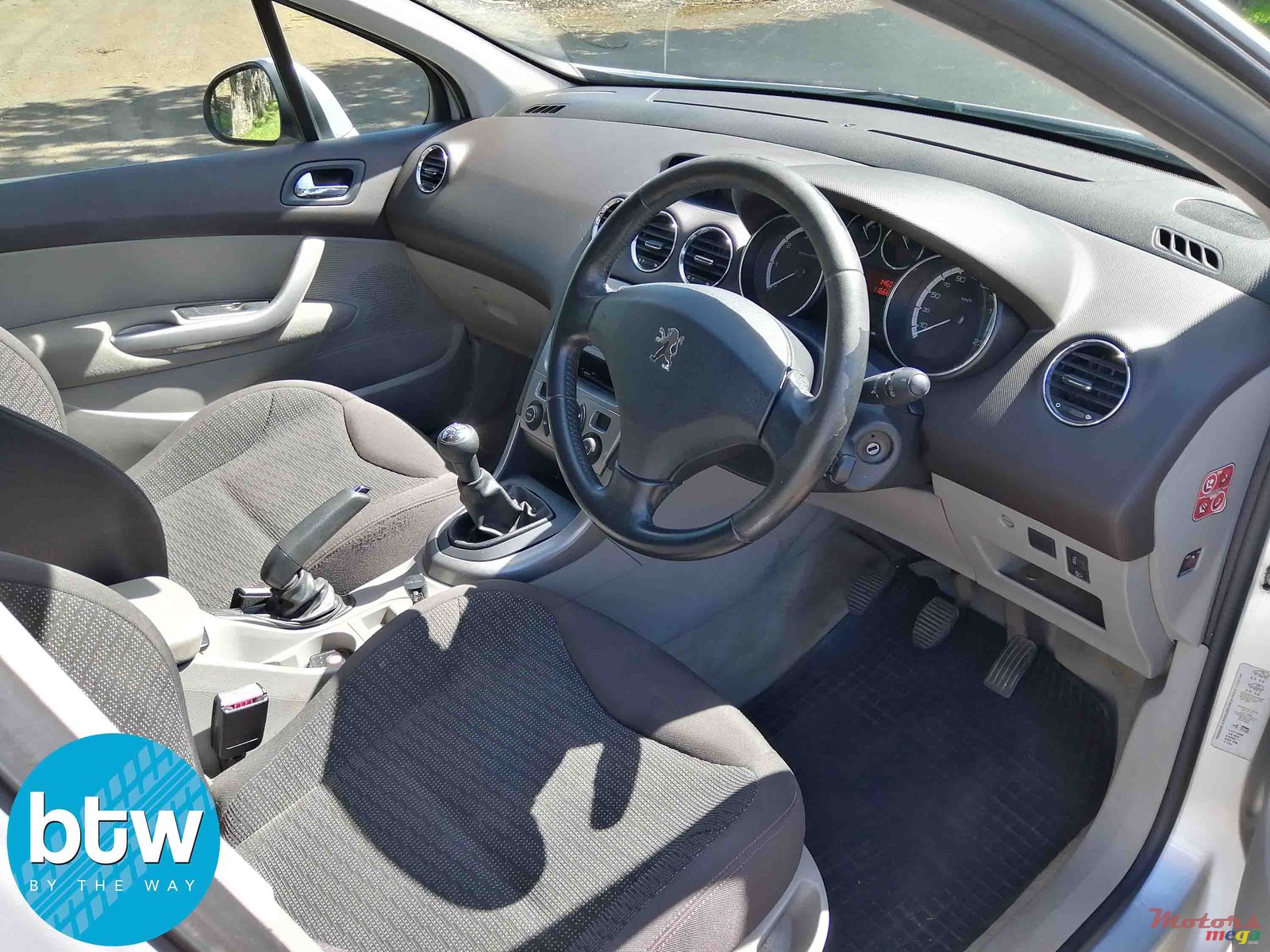 2010' Peugeot 308 photo #4