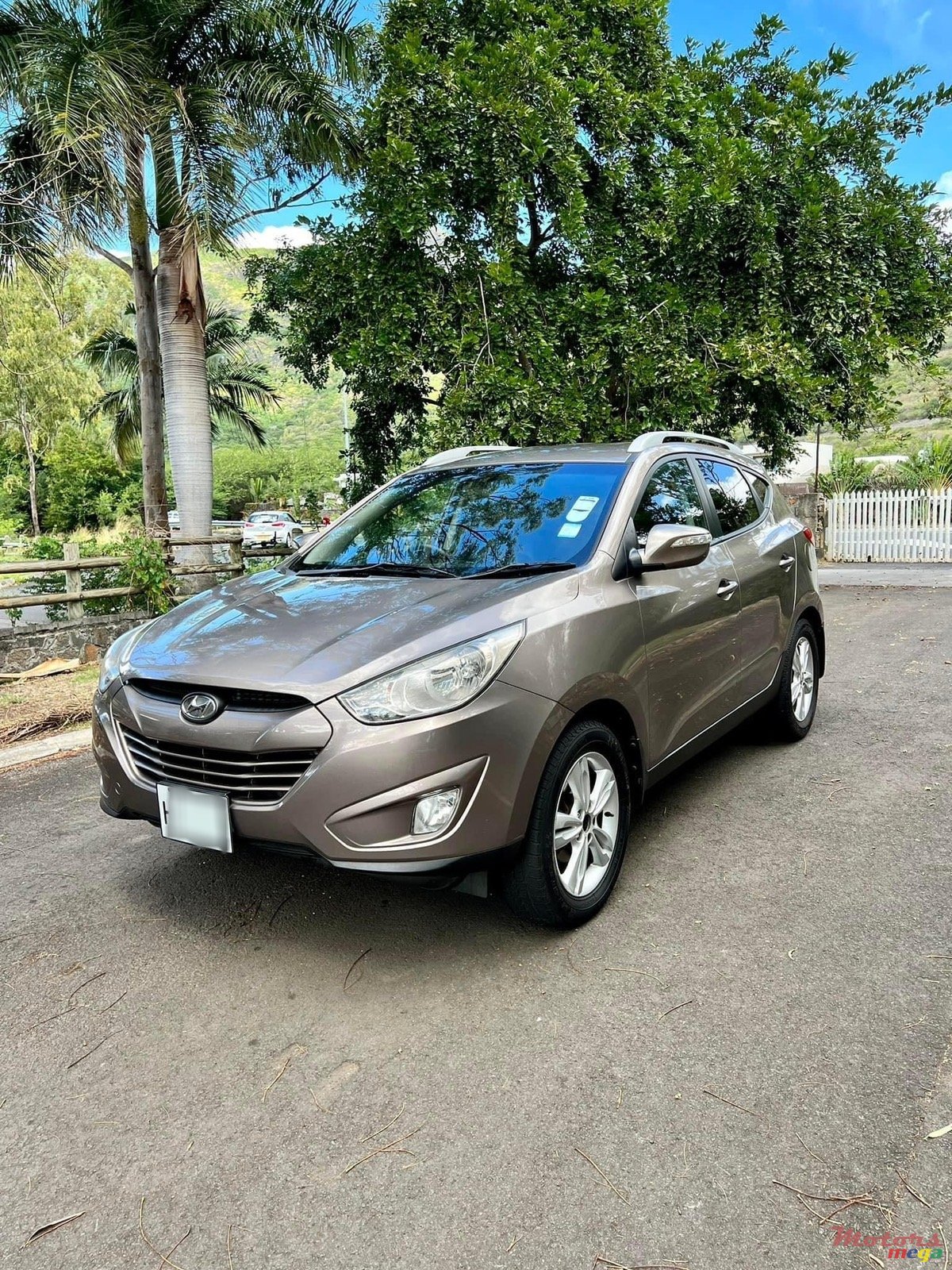 2011' Hyundai photo #2