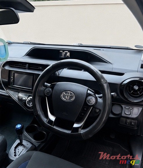 2017' Toyota Aqua photo #3