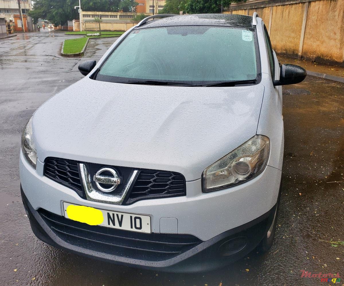2010' Nissan Qashqai+2 7 Places + Toit panaramic photo #1