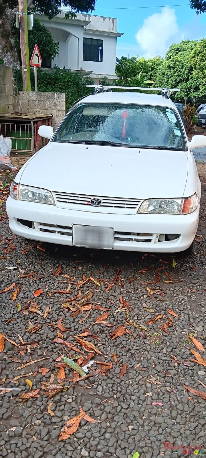 1997' Toyota Corolla Touring photo #1