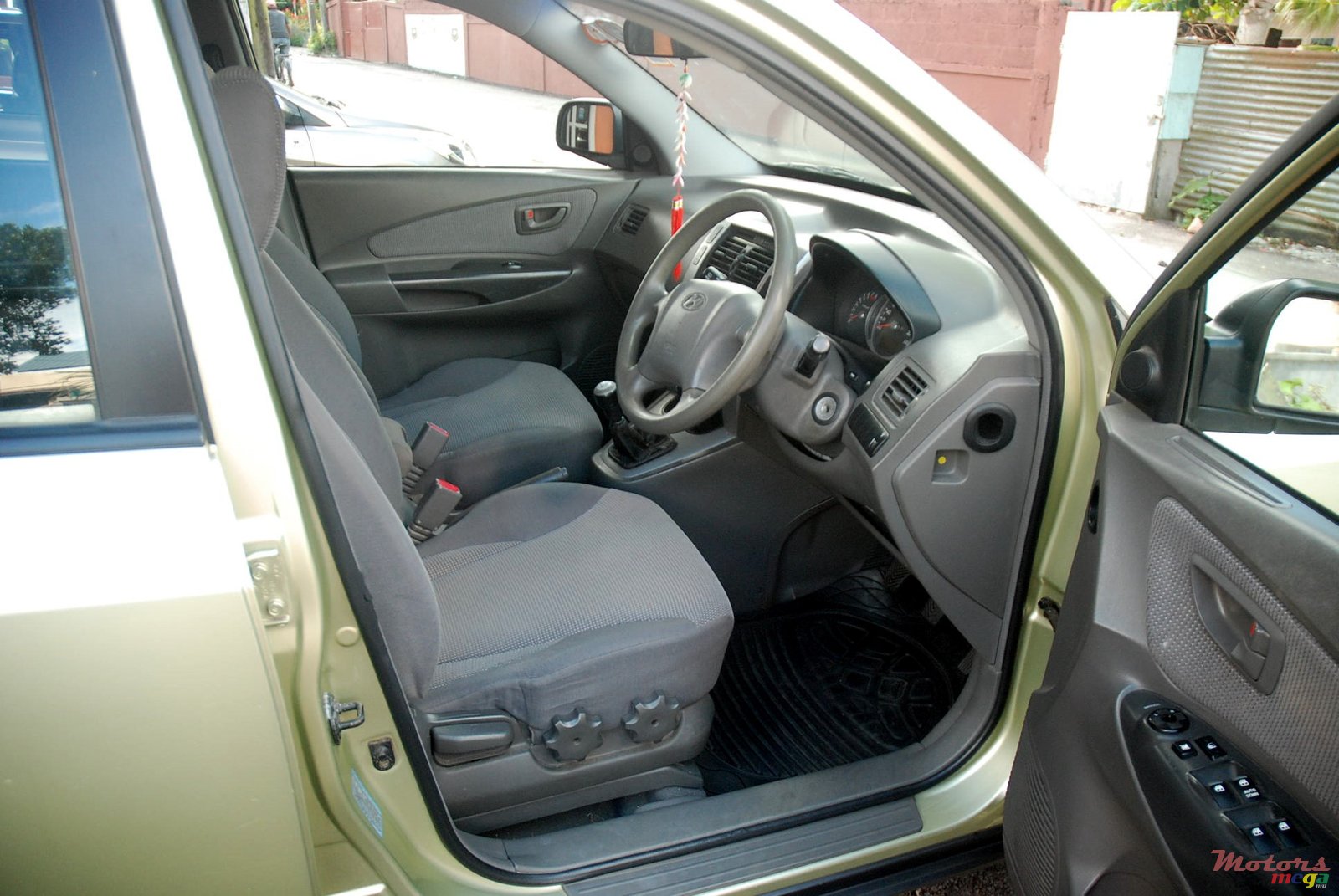 2006' Hyundai Tucson photo #3