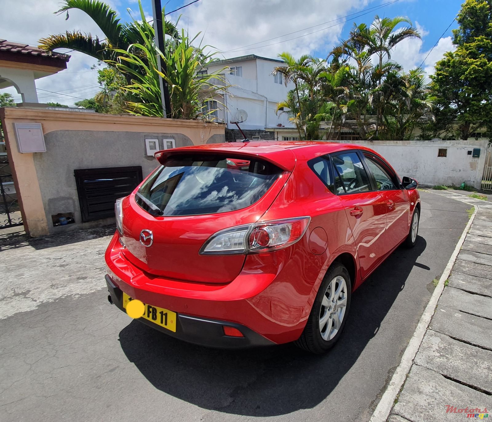 2011' Mazda 3 photo #3