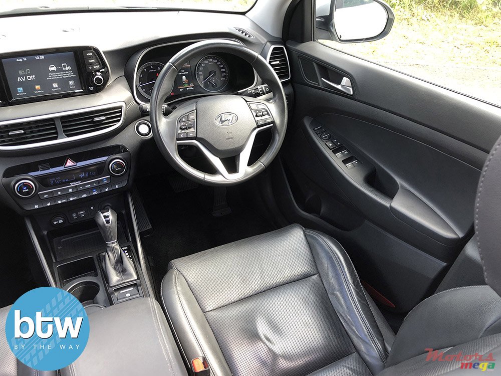 2020' Hyundai Tucson photo #4