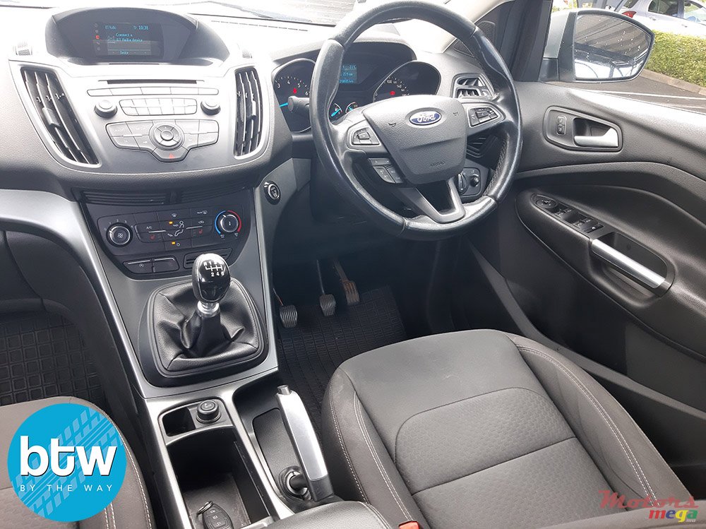 2017' Ford Kuga photo #7