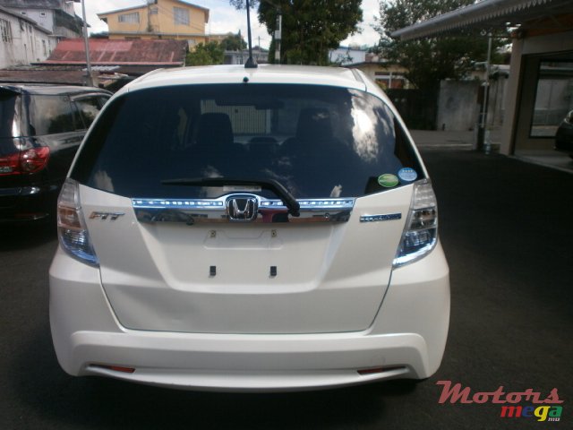 2013' Honda FIT USA fit hybrid photo #2