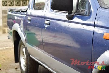 1998' Nissan Pickup photo #2