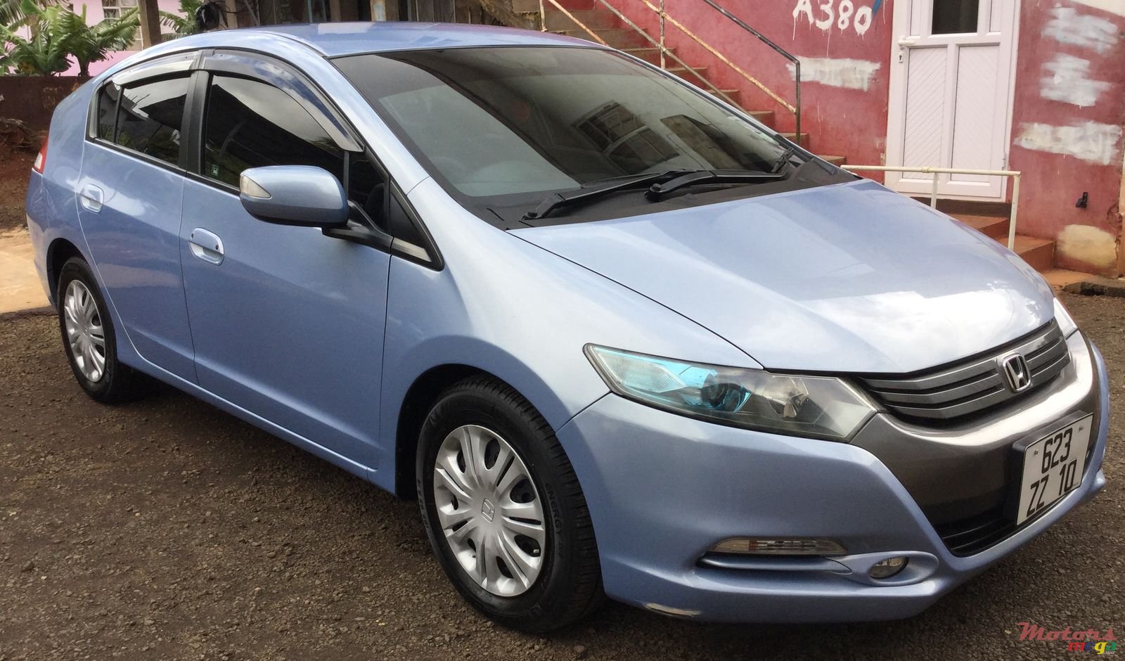 2010' Honda Insight photo #2