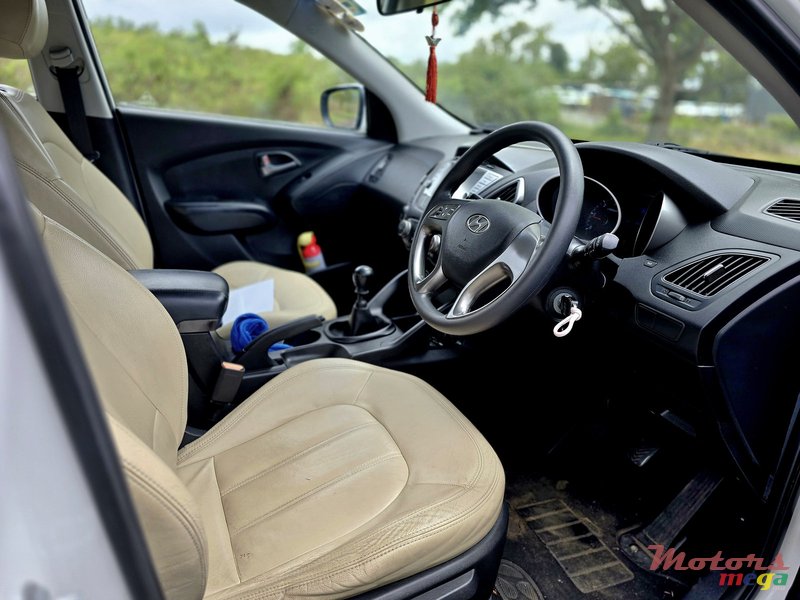 2015' Hyundai ix35 Turbo Diesel Manual photo #2