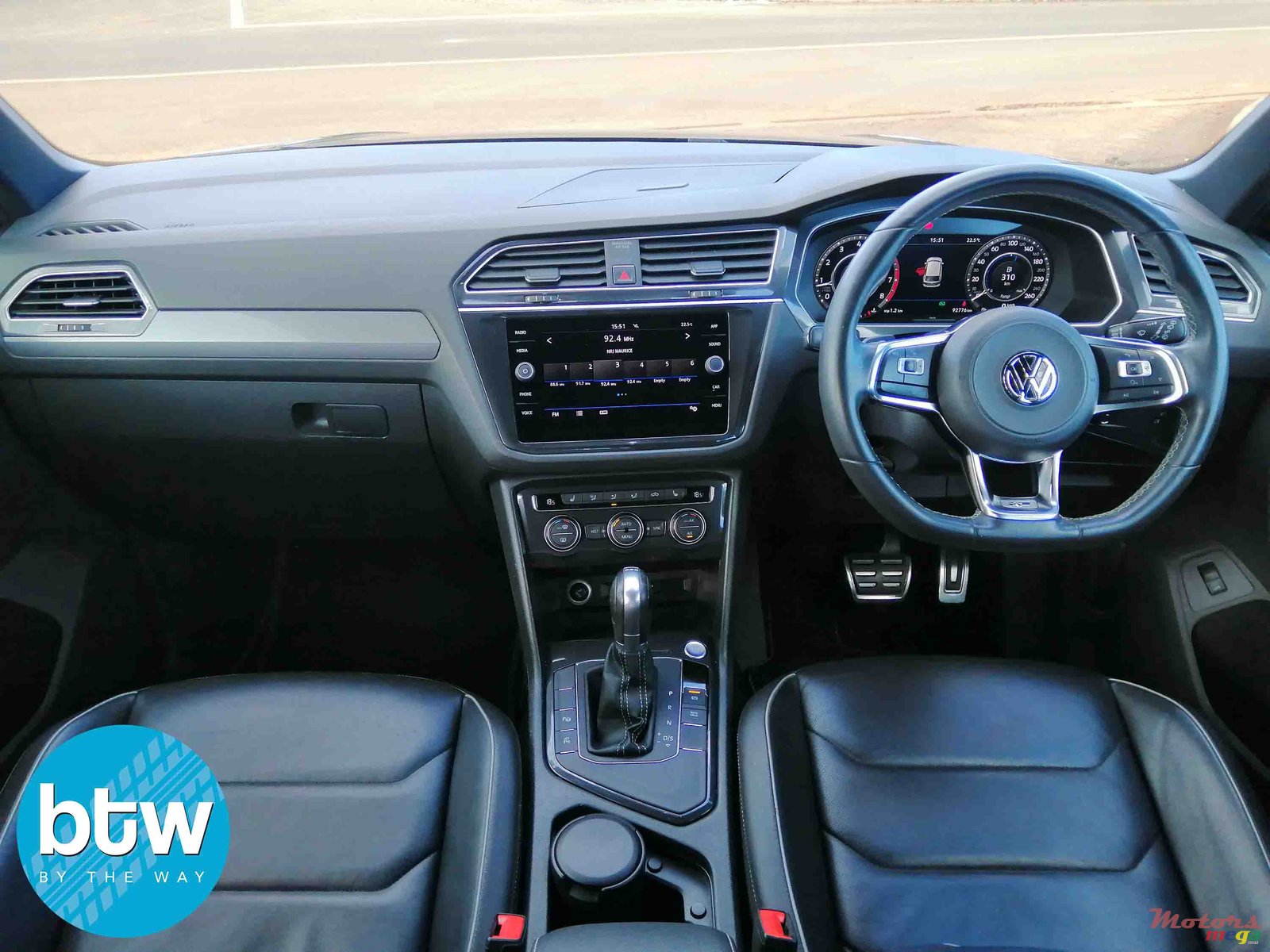 2017' Volkswagen Tiguan photo #6