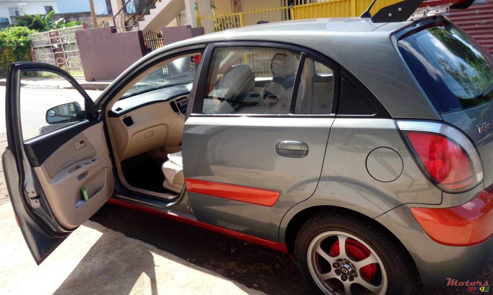 2005' Kia Rio photo #4