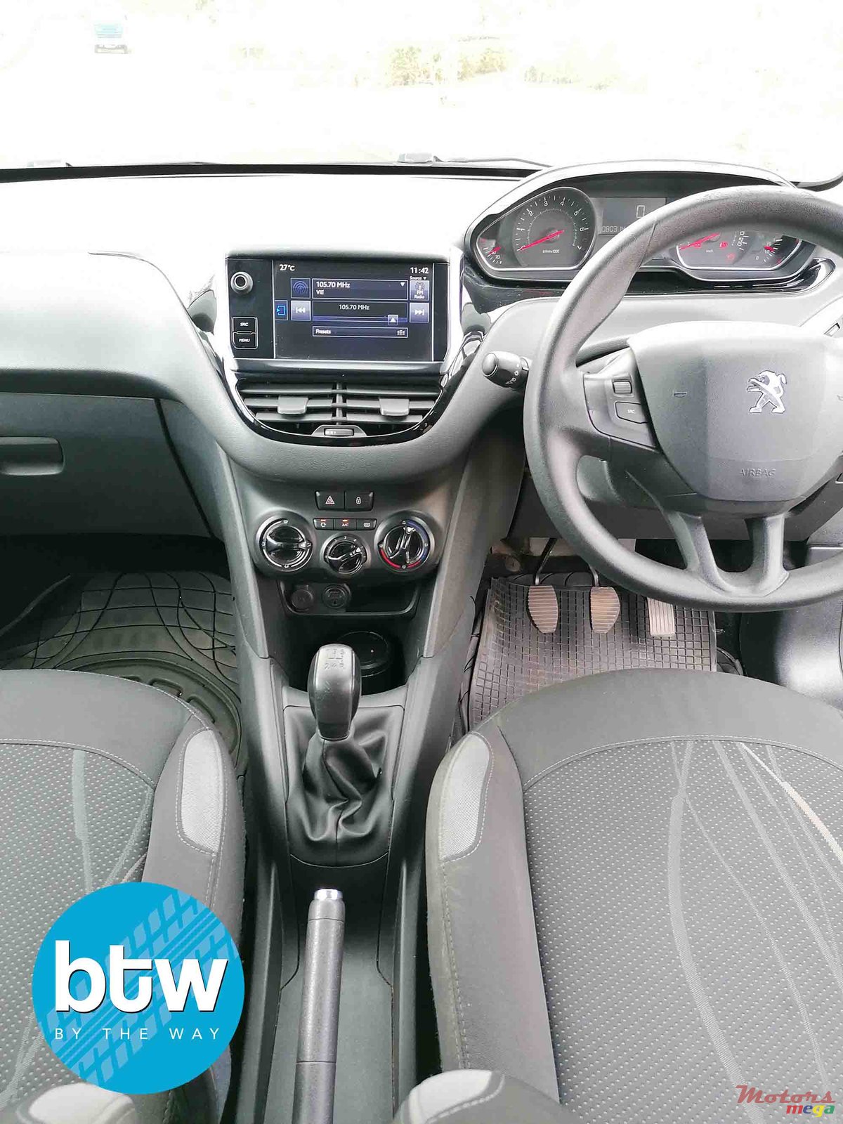 2016' Peugeot 208 photo #5