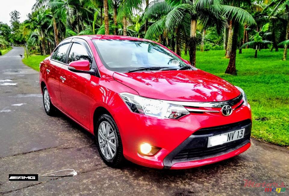 2013' Toyota Yaris 1.3 photo #2