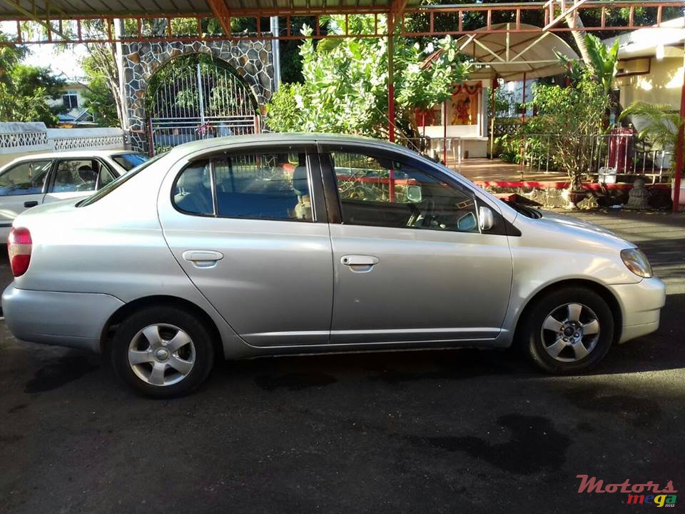 2000' Toyota photo #4