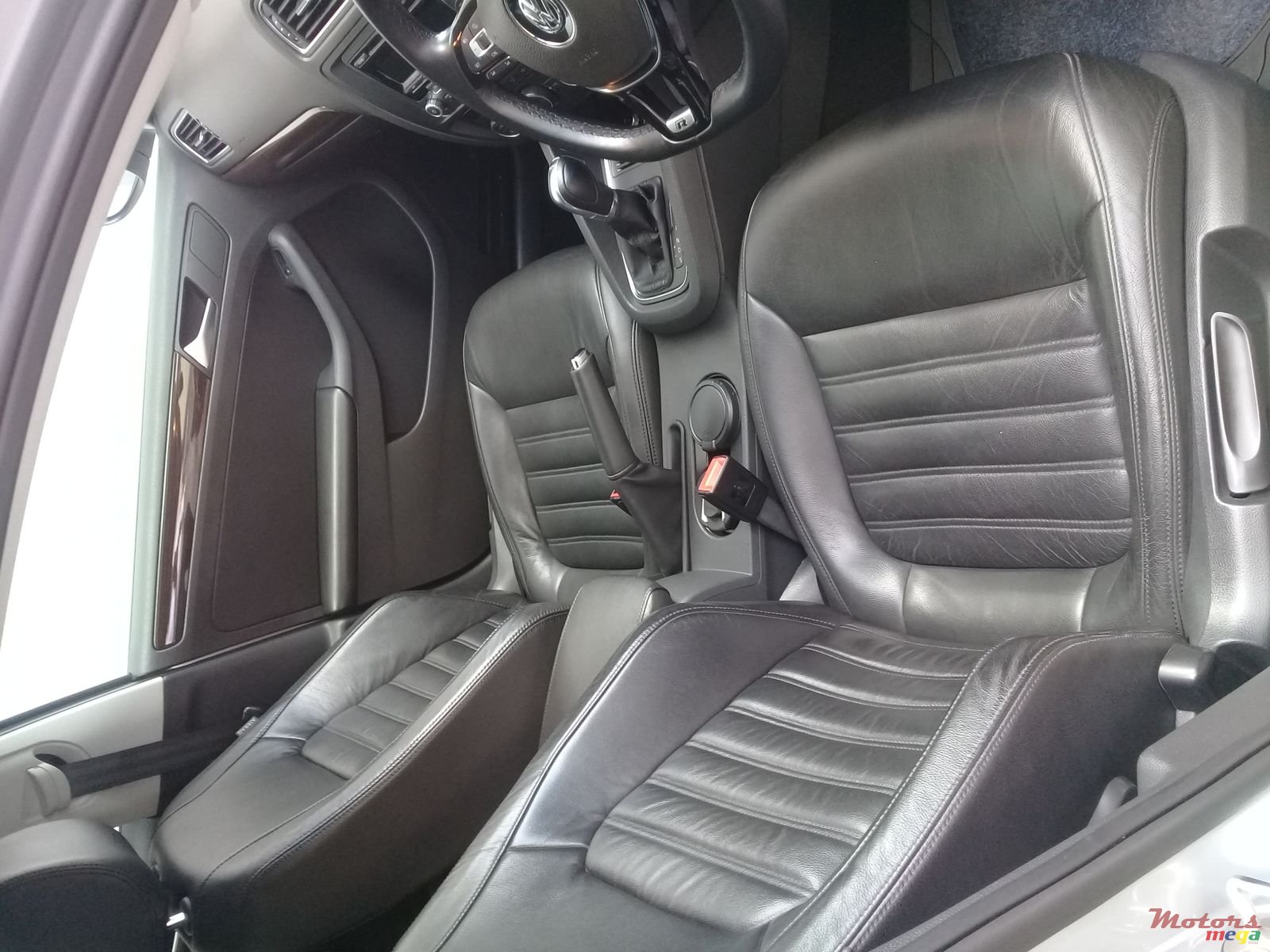 2015' Volkswagen Jetta photo #3