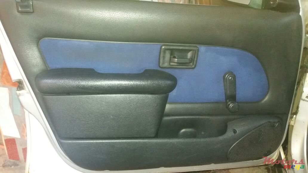 2000' Peugeot 106 photo #5