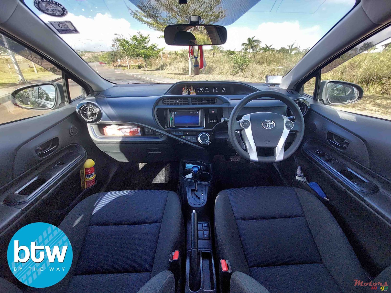 2016' Toyota Aqua photo #6