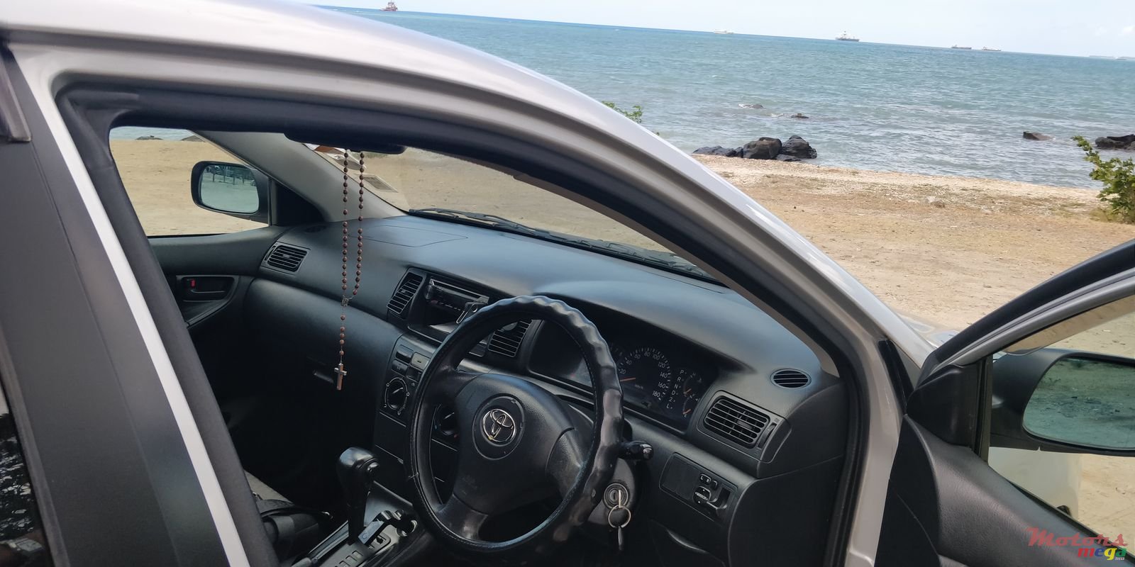 2003' Toyota RunX photo #3