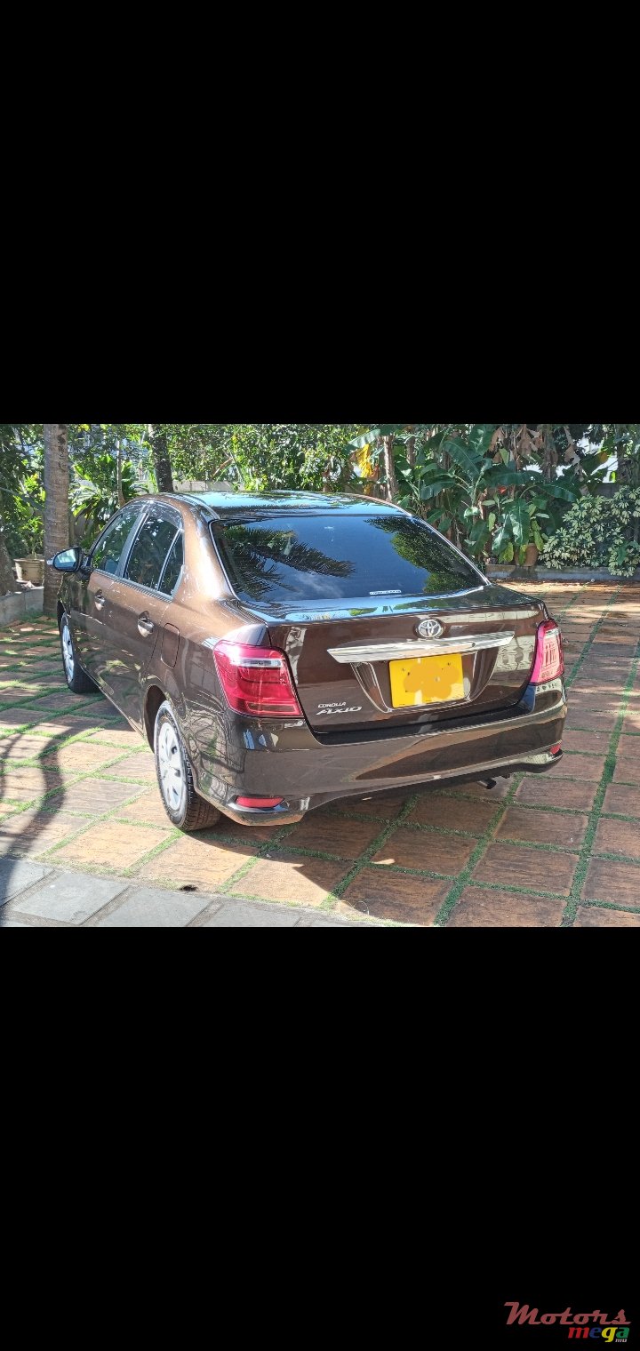 2015' Toyota Axio photo #3