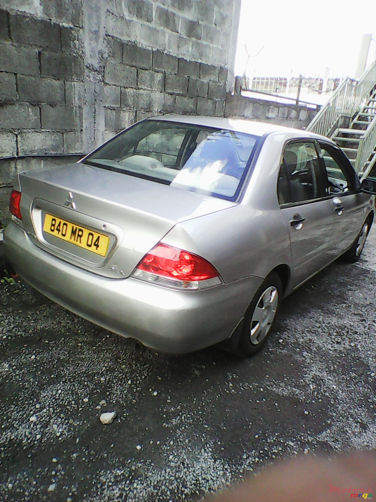 2004' Mitsubishi Lancer photo #2