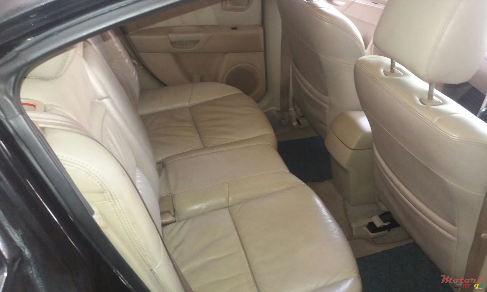 2004' Mazda 3 photo #4