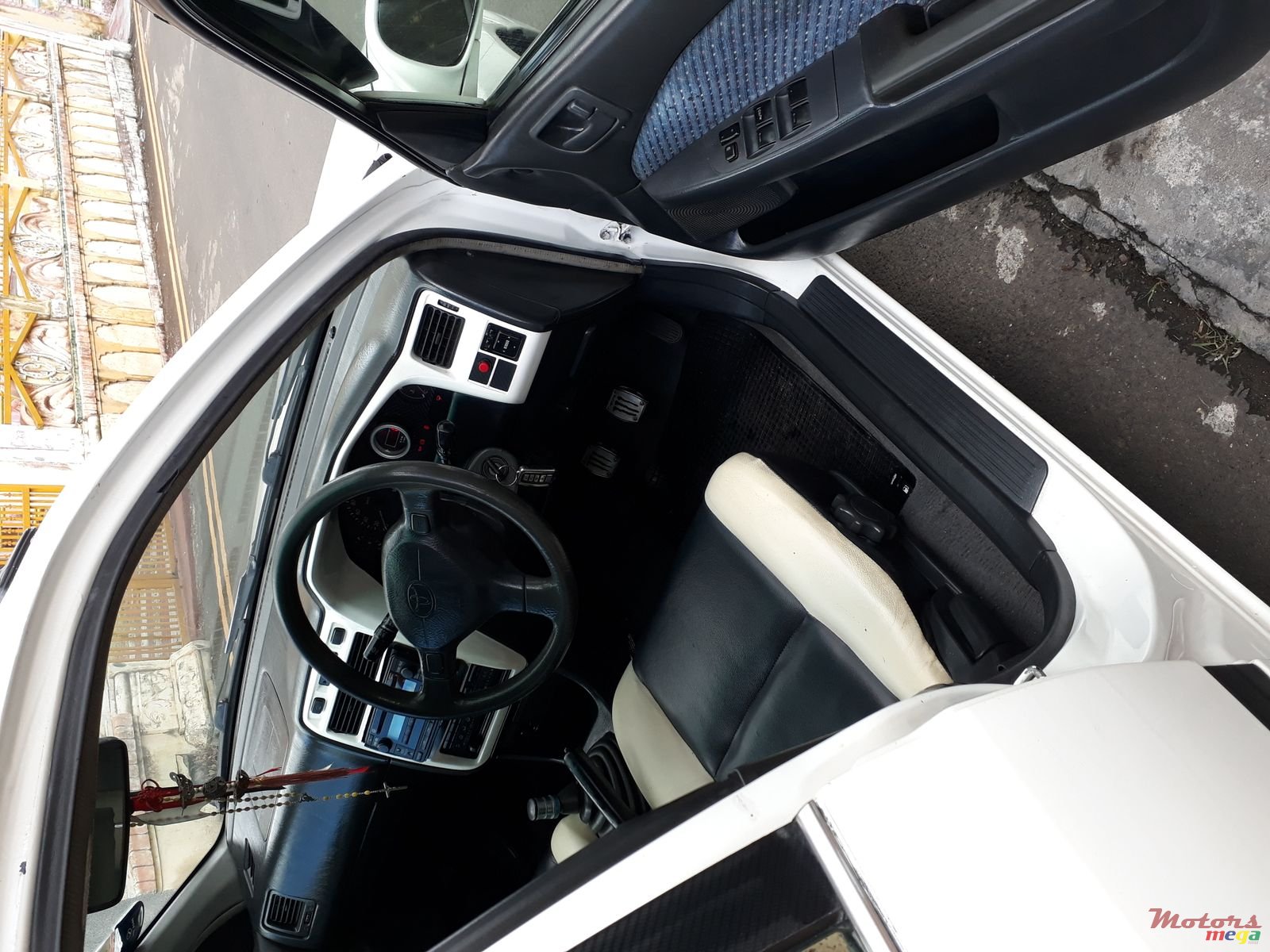 1996' Toyota Carina photo #3