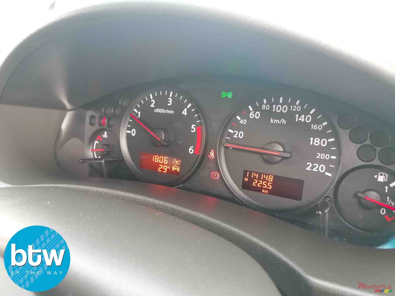 2014' Nissan Navara photo #7