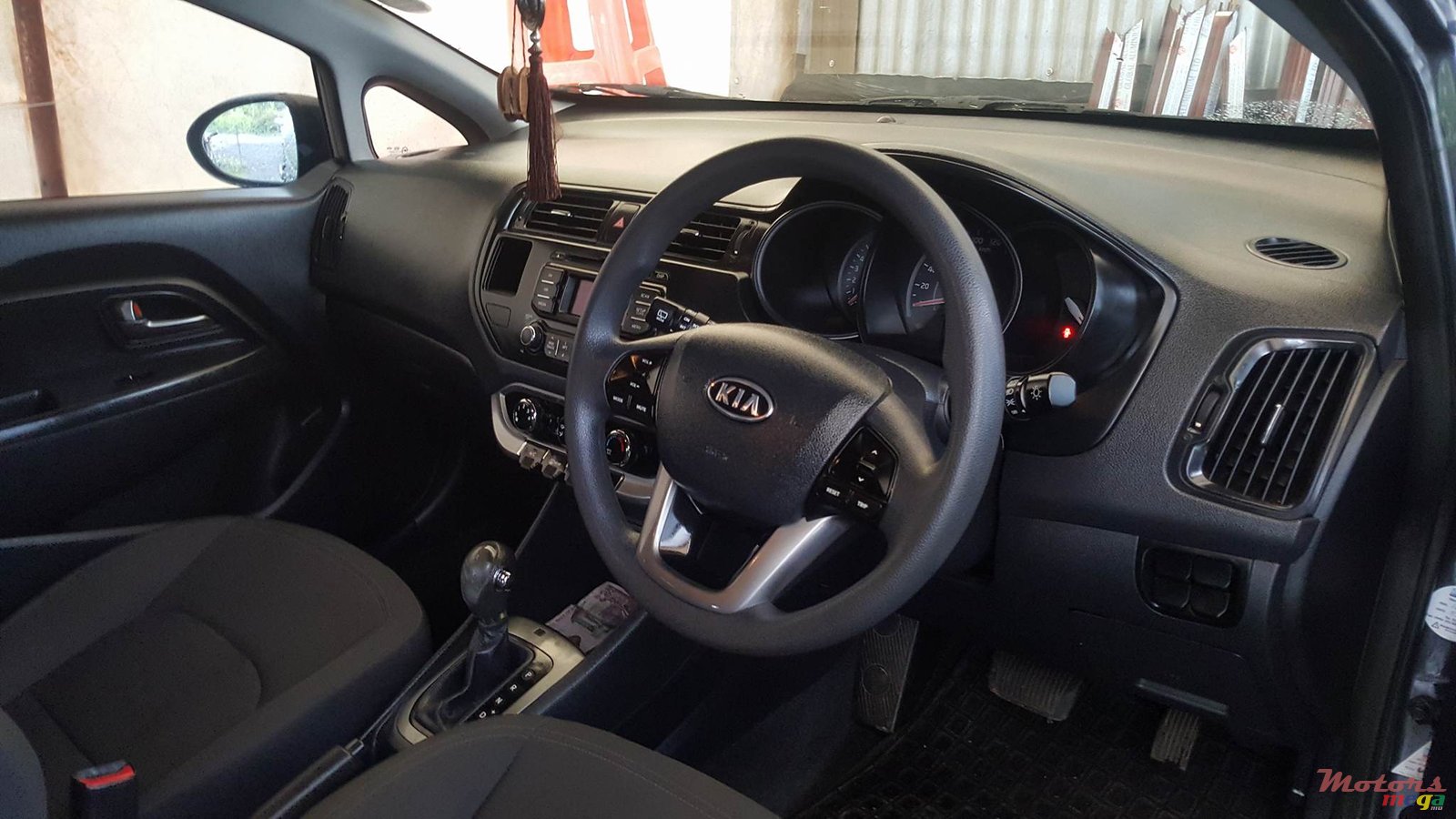 2012' Kia Rio photo #3